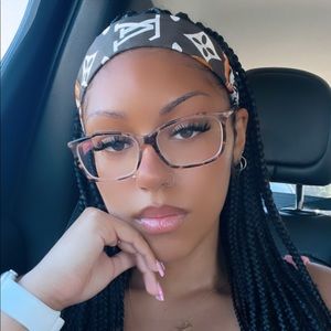 Meet your Posher, Aliana